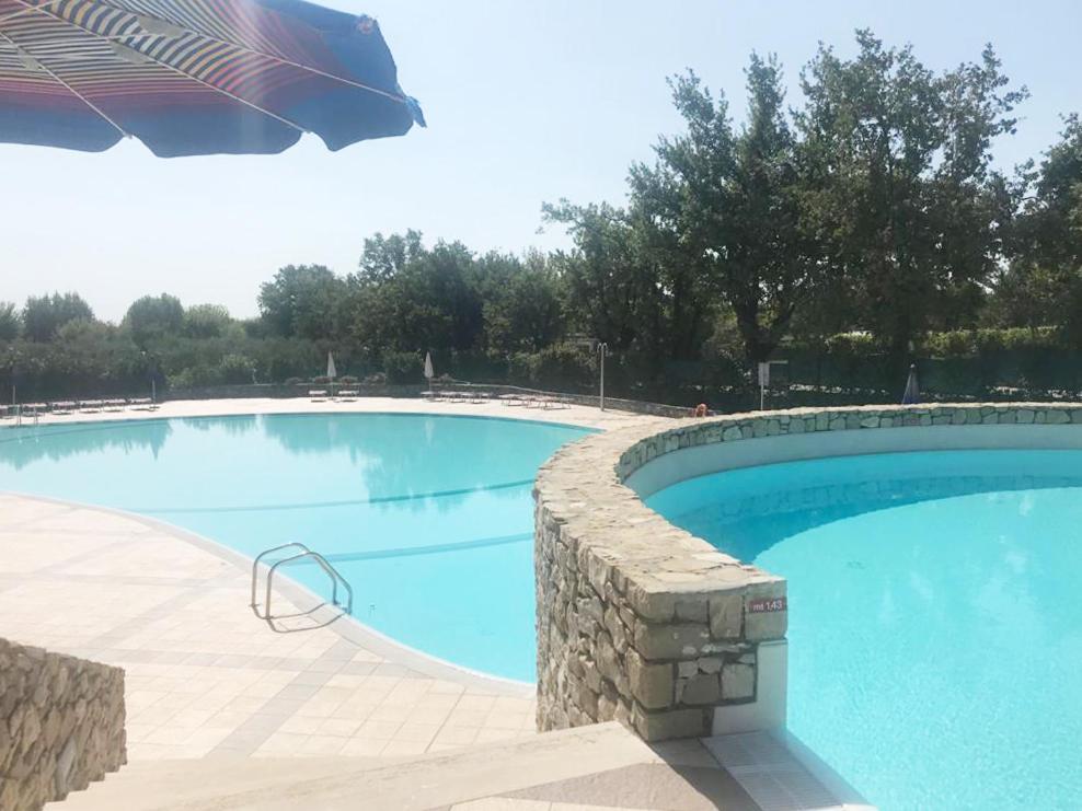 The Flowers - With Private Garden In With Pool Appartement *